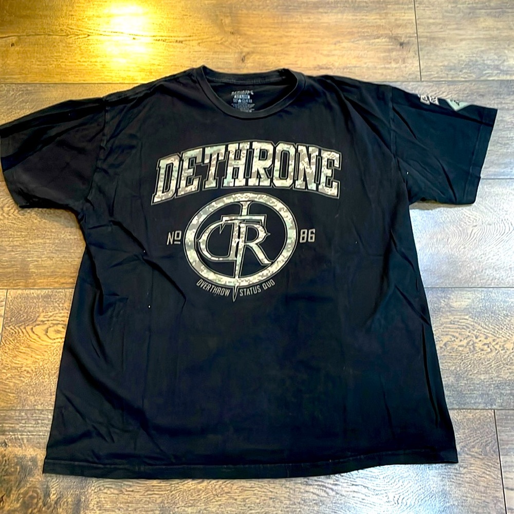 Dethrone royalty T-shirt, XL, digital camo great condition
